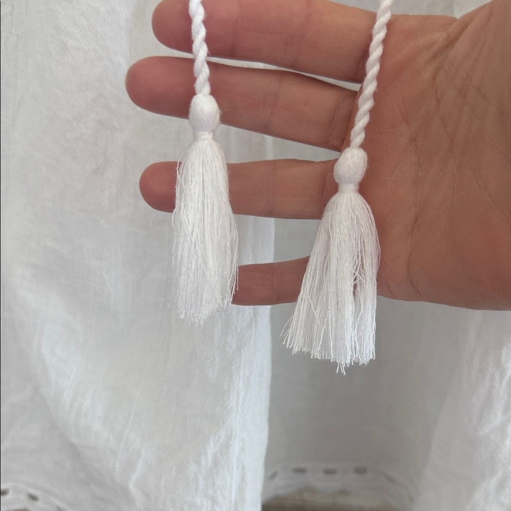 Old Navy White Cutout-Trim Peasant Top - Picture 6 of 9